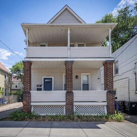 Apartamento Mid-Century Modern Retreat In Little Italy Cleveland Exterior foto