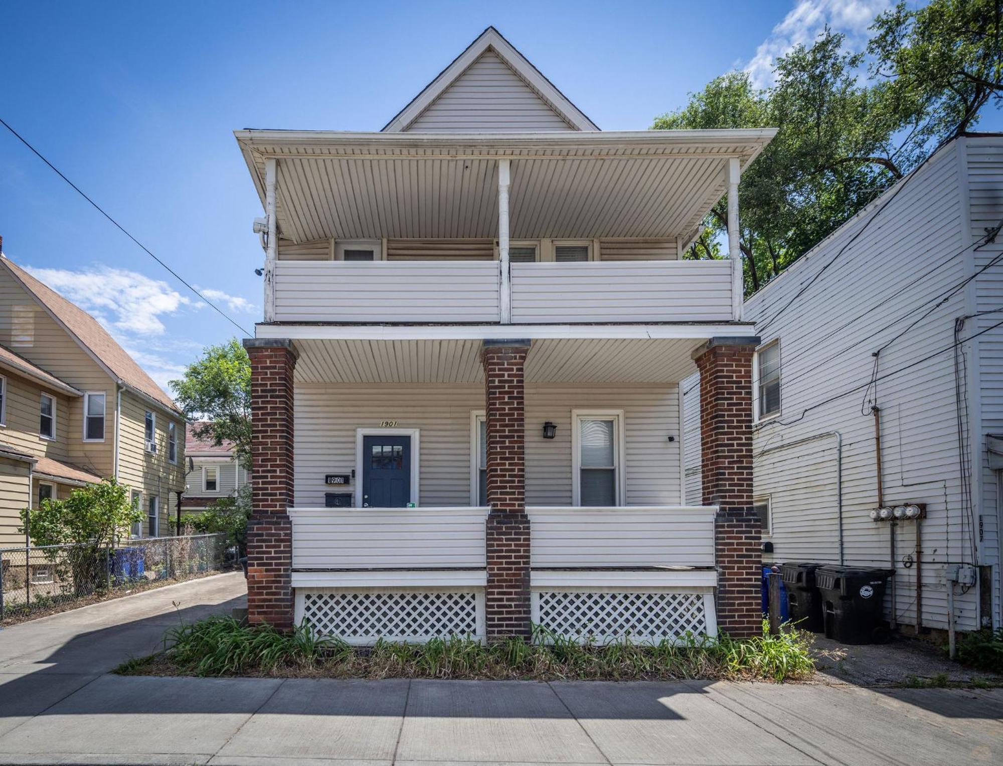Apartamento Mid-Century Modern Retreat In Little Italy Cleveland Exterior foto