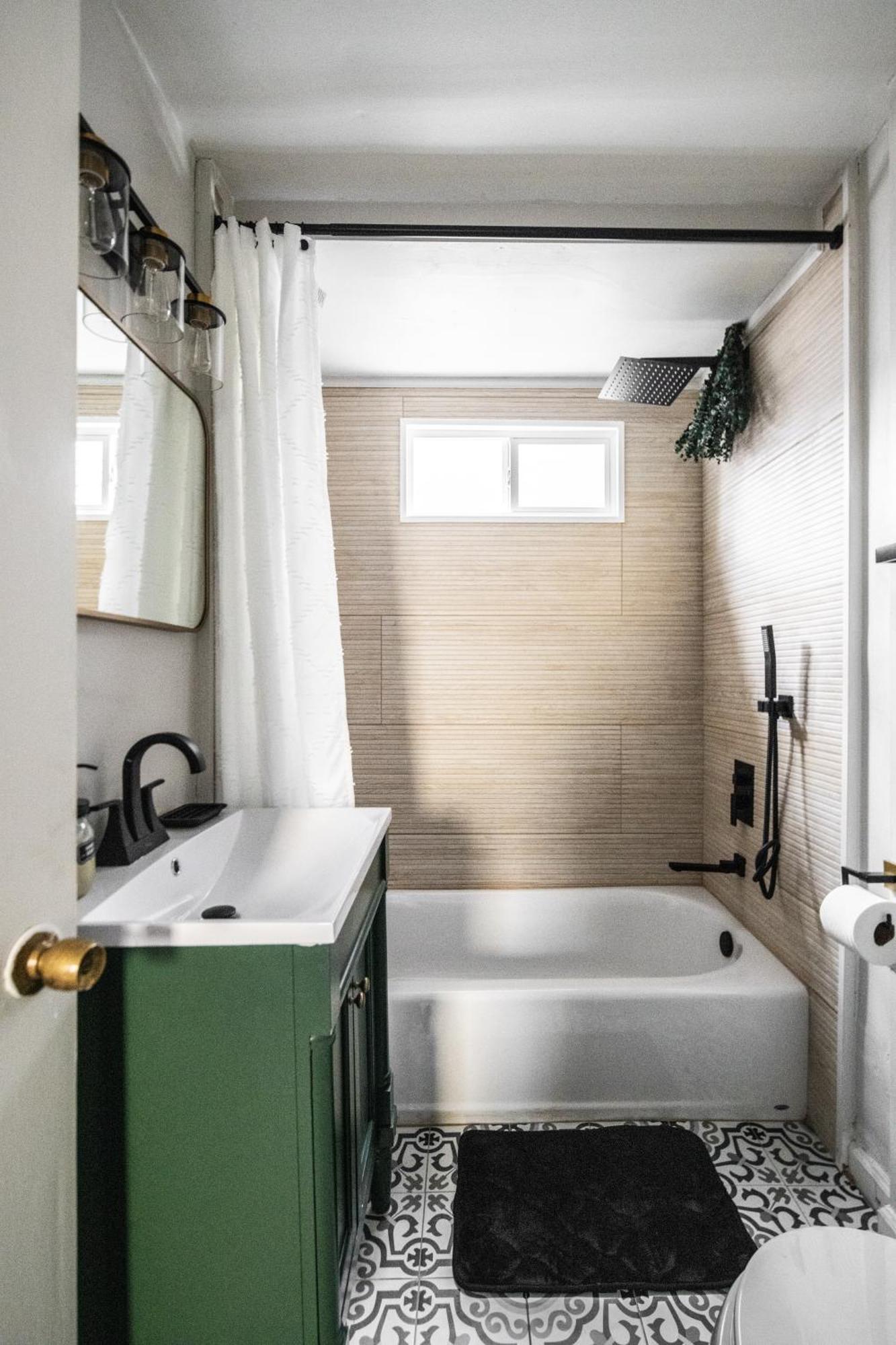 Apartamento Mid-Century Modern Retreat In Little Italy Cleveland Exterior foto