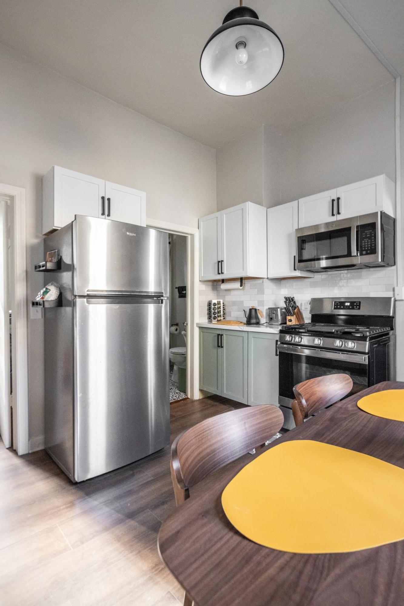 Apartamento Mid-Century Modern Retreat In Little Italy Cleveland Exterior foto