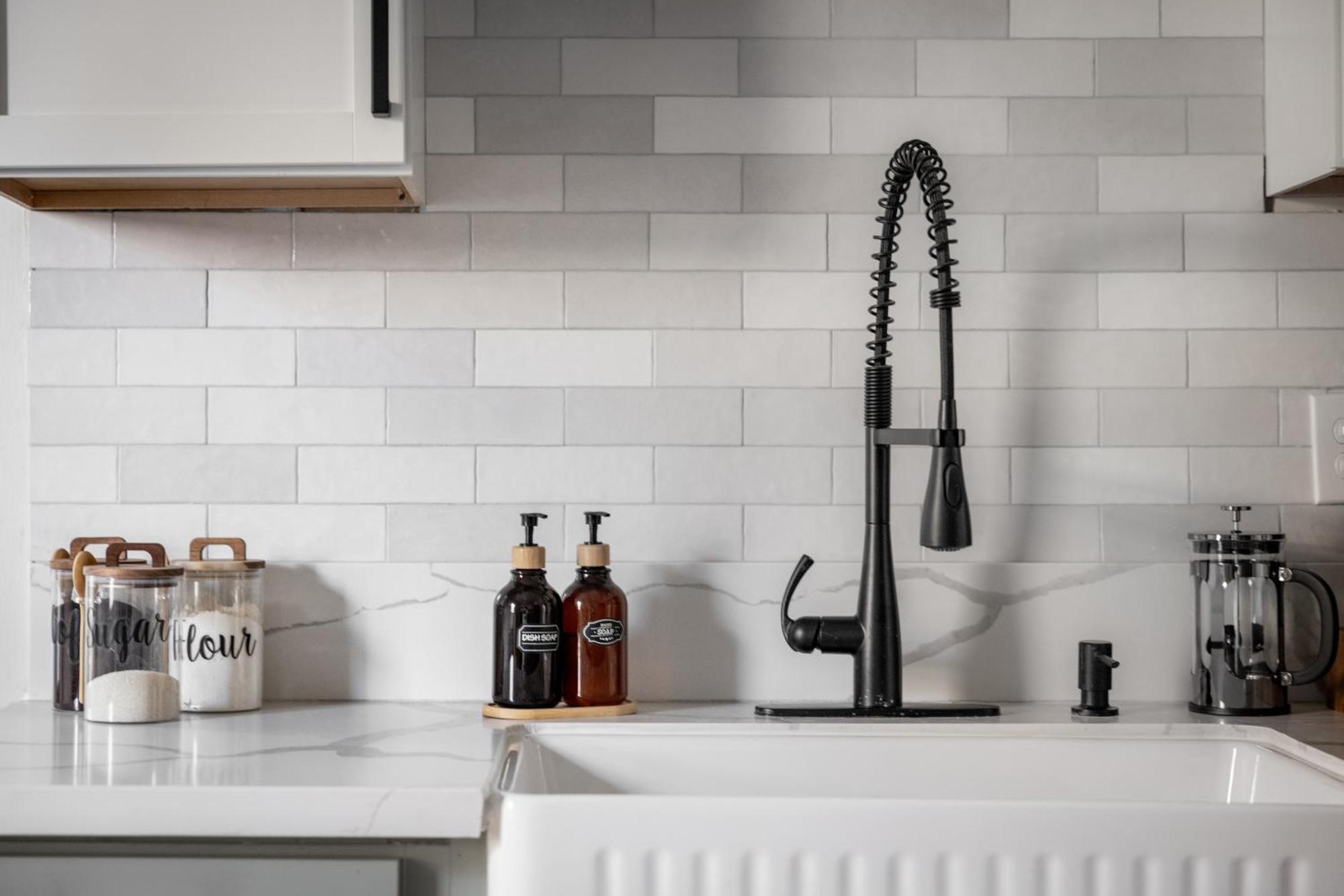 Apartamento Mid-Century Modern Retreat In Little Italy Cleveland Exterior foto