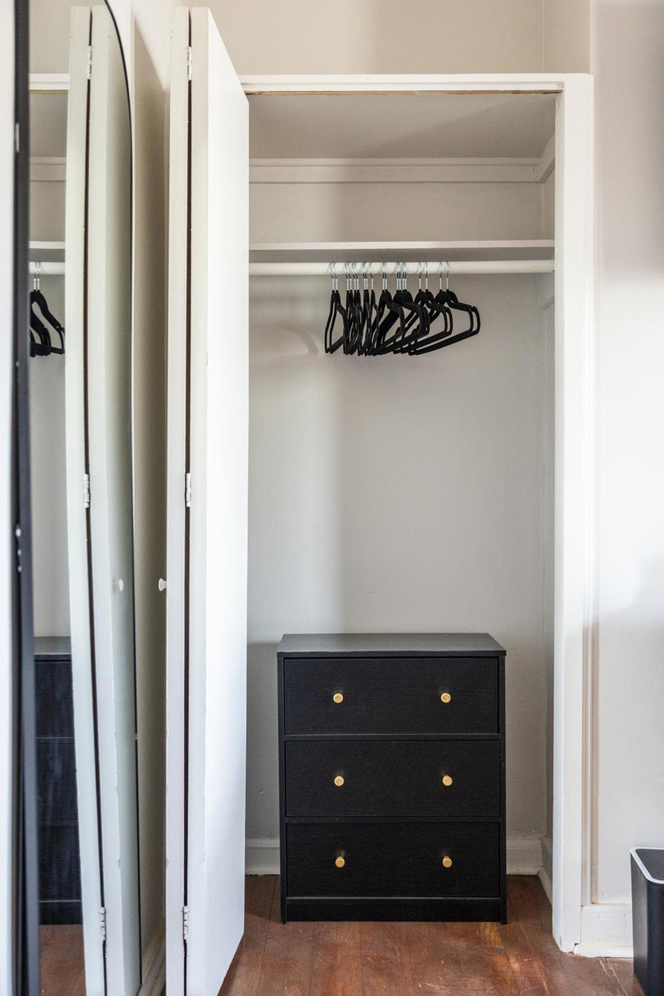 Apartamento Mid-Century Modern Retreat In Little Italy Cleveland Exterior foto